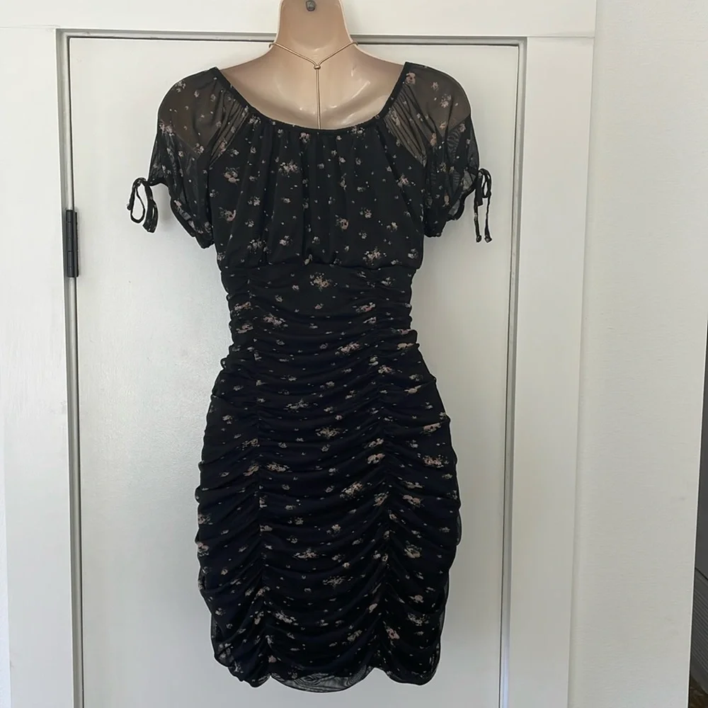 No Comment LA, mini dress, black with pink petals, Large - Picture 3 of 6